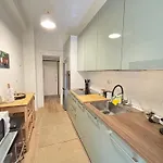 דירה Cozy Flat With Terrace