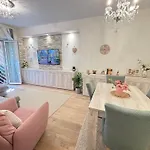 Cozy Flat With Terrace * Rom