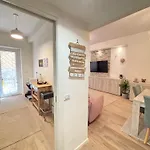 Cozy Flat With Terrace Apartment