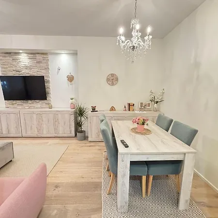 דירה Cozy Flat With Terrace רומא