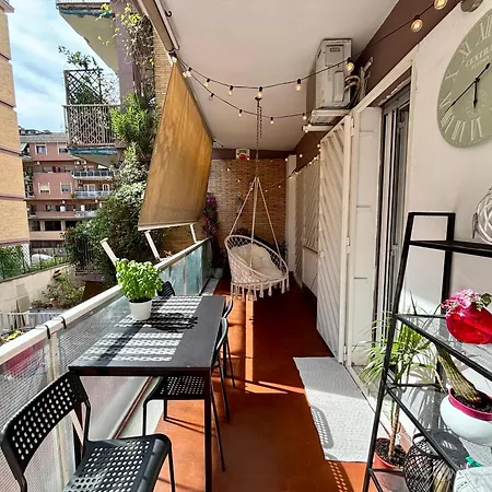 Cozy Flat With Terrace Apartment Rom